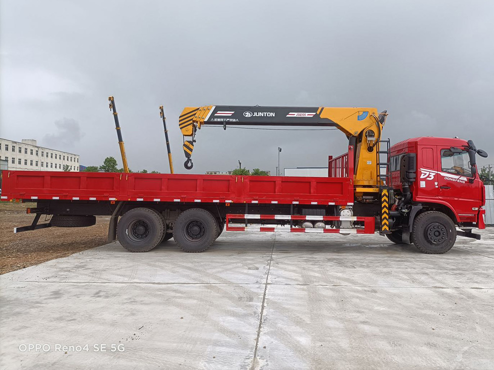 東風(fēng)暢行D3后雙橋駿通12噸4節(jié)臂吊機