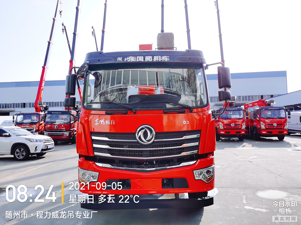 東風(fēng)暢行D3后雙橋威龍12噸4節(jié)臂吊機