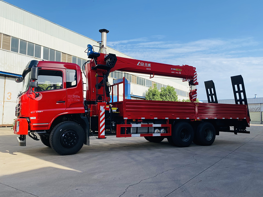 國(guó)六東風(fēng)K5后八輪長(zhǎng)威12噸五節(jié)直臂吊機(jī)隨車吊